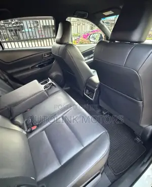 Toyota Harrier 2.0 2019 White