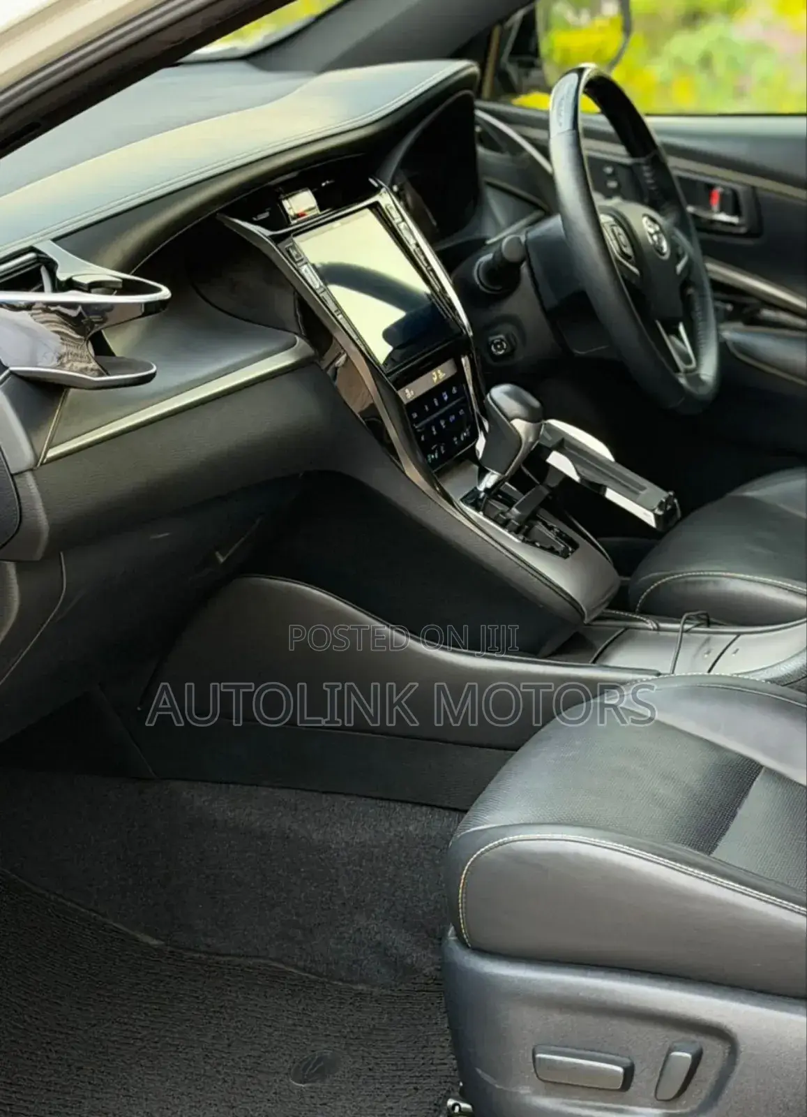 Toyota Harrier 2.0 2019 White