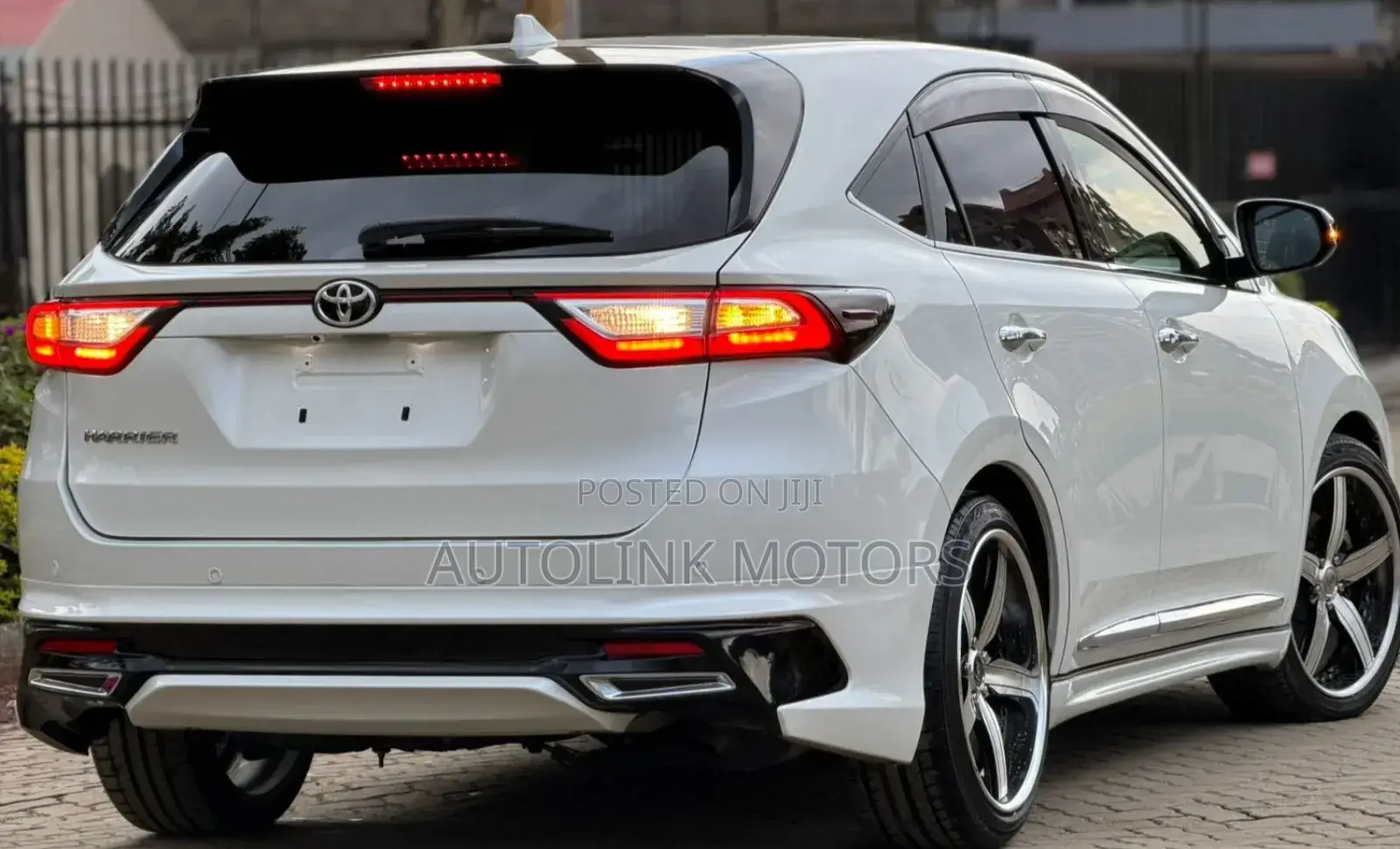 Toyota Harrier 2.0 2019 White
