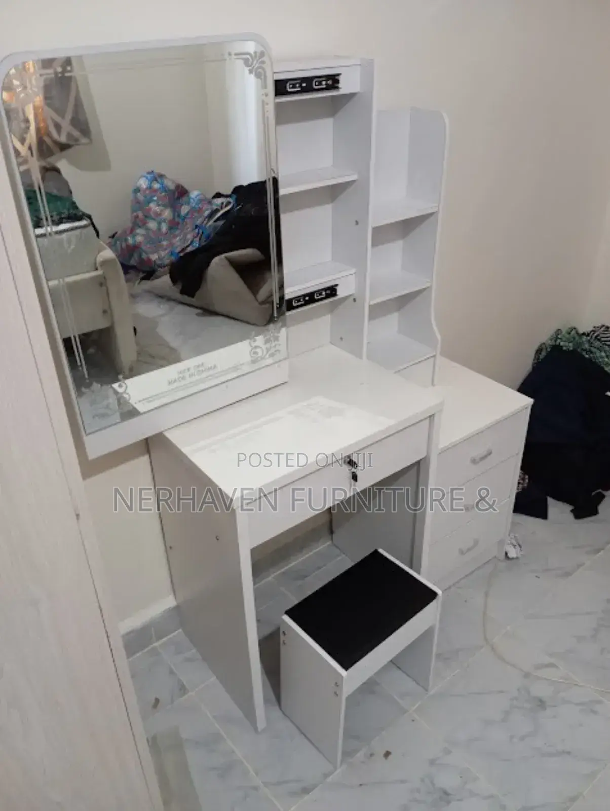 Dressing Table - Sliding Mirror