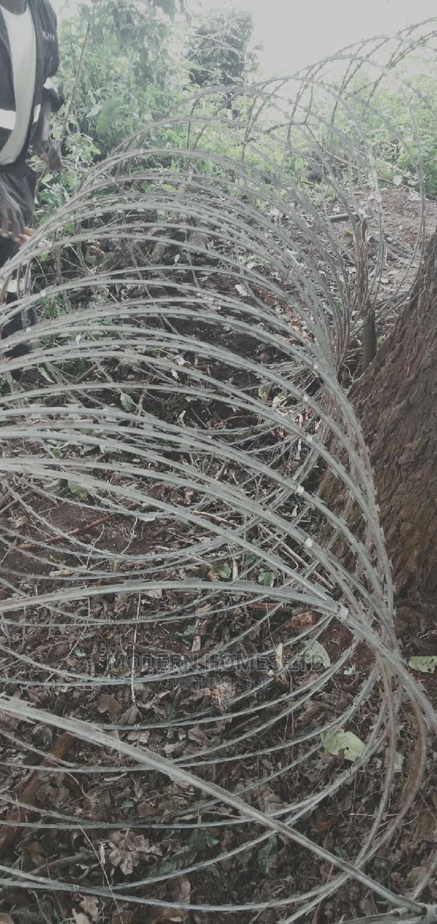 Galvanized Razor Fence - thumbnail 3