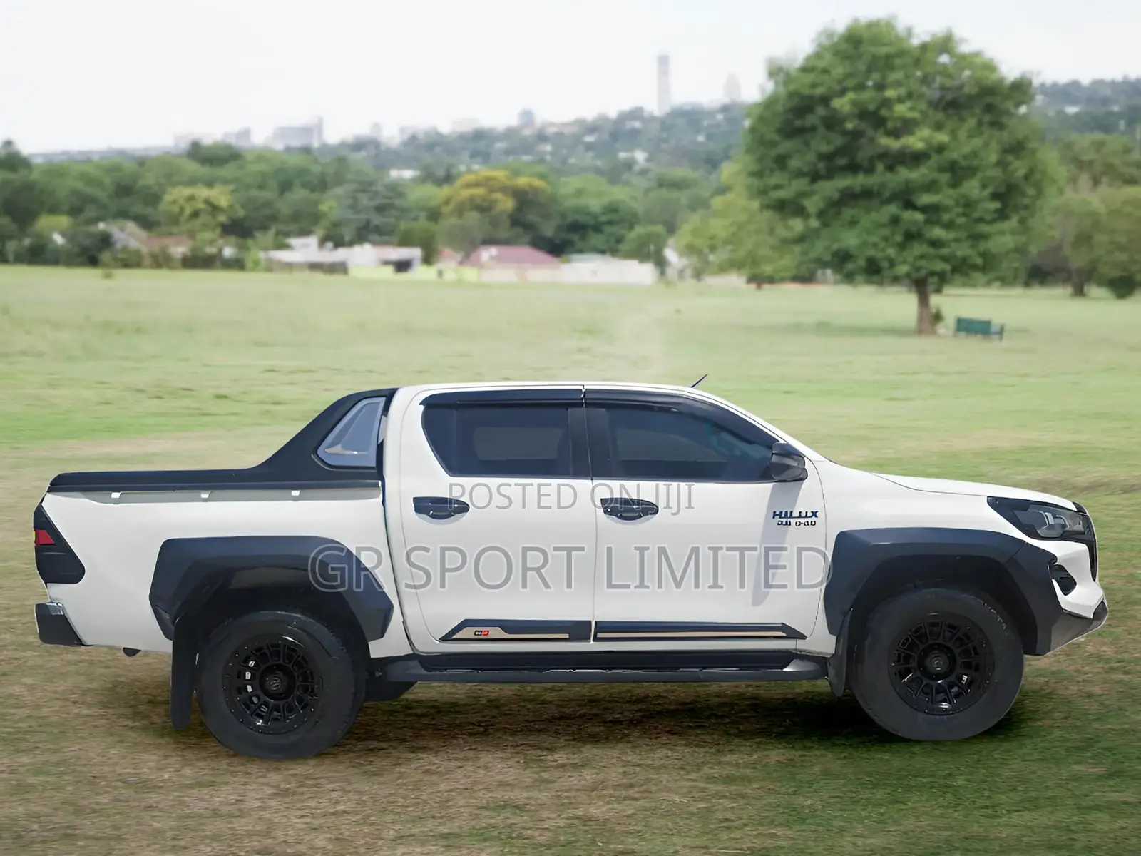 Toyota Hilux Revo Double Cab Deisel 2.8 AWD 2018 White