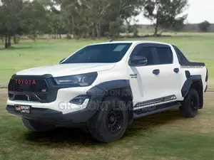 Toyota Hilux Revo Double Cab Deisel 2.8 AWD 2018 White