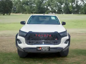 Toyota Hilux Revo Double Cab Deisel 2.8 AWD 2018 White