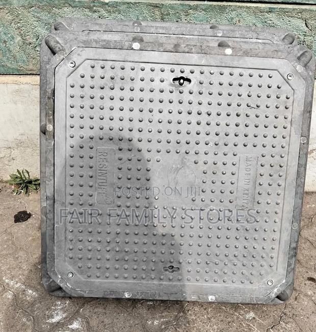 Heavy Duty Manhole Cover 24 by 24 - thumbnail 3