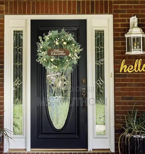 50 Cm Green Eucalptys Wreathe With Baubles - thumbnail 2