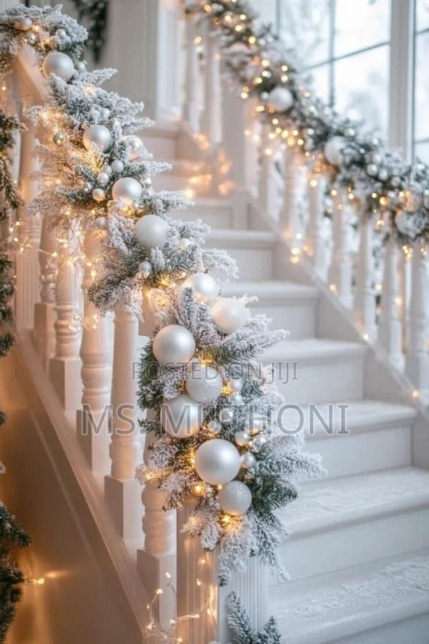 White / Flocked 2.5m Christmas Decorative Garland - thumbnail 4