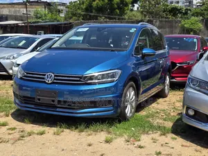 Volkswagen Touran 2019 Blue