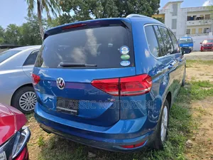 Volkswagen Touran 2019 Blue