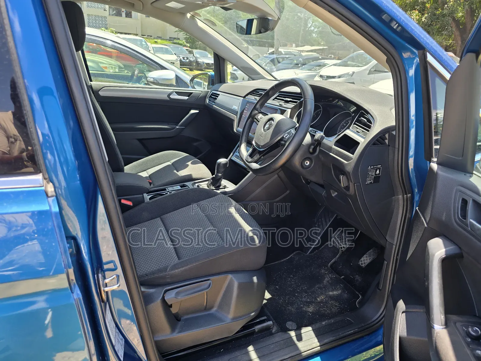 Volkswagen Touran 2019 Blue