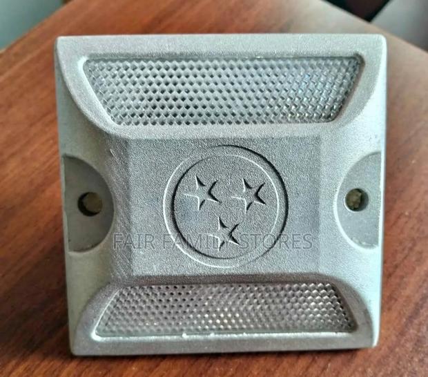 Cat Eyes Road Stud - thumbnail 2