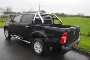 Durable Stainless Steel Finish
 Perfect Fit for All Double Cab