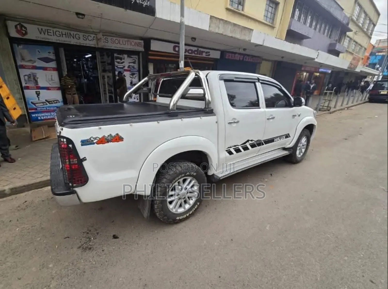 Durable Stainless Steel Finish
 Perfect Fit for All Double Cab