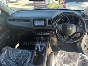 Honda Vezel 1.5 Hybrid 2WD 2019 White