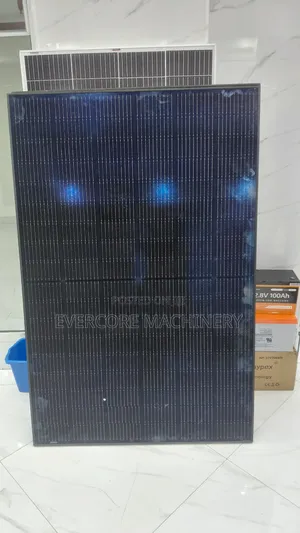 Commercial 300watts Solar Panels Photovoltaic Cells.