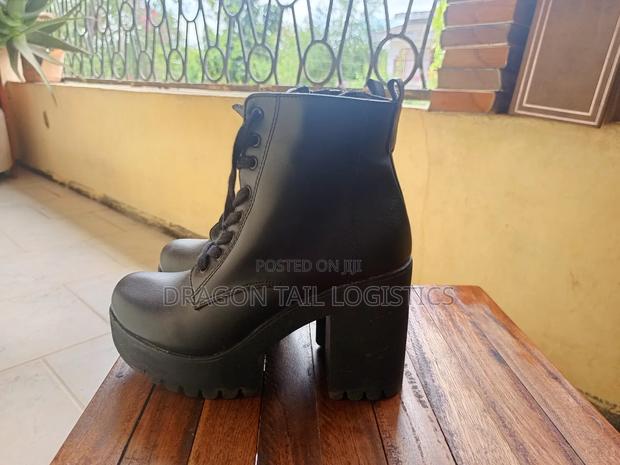 Lace-Up Boots - thumbnail 4