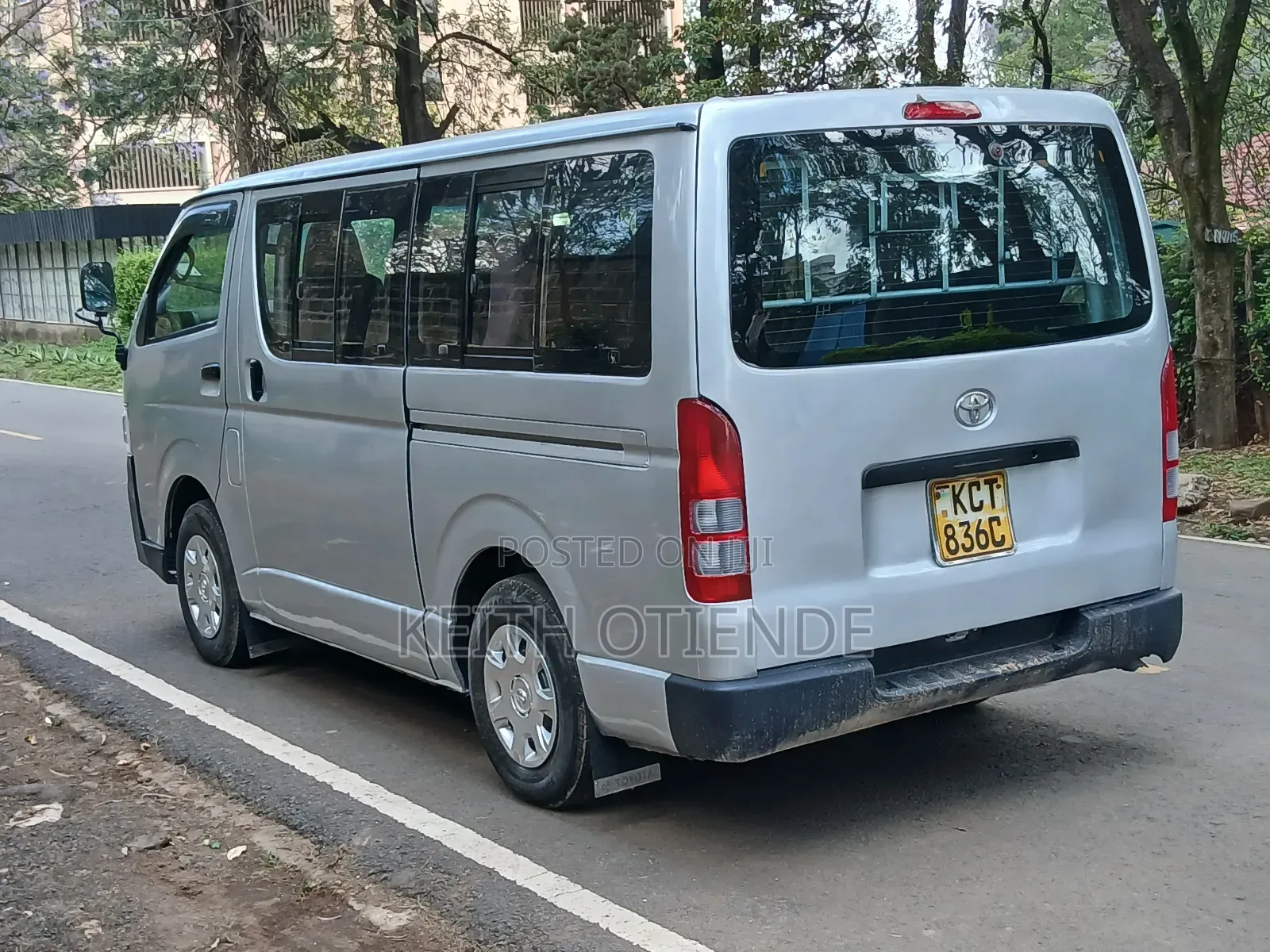 Toyota HiAce 2012 Silver