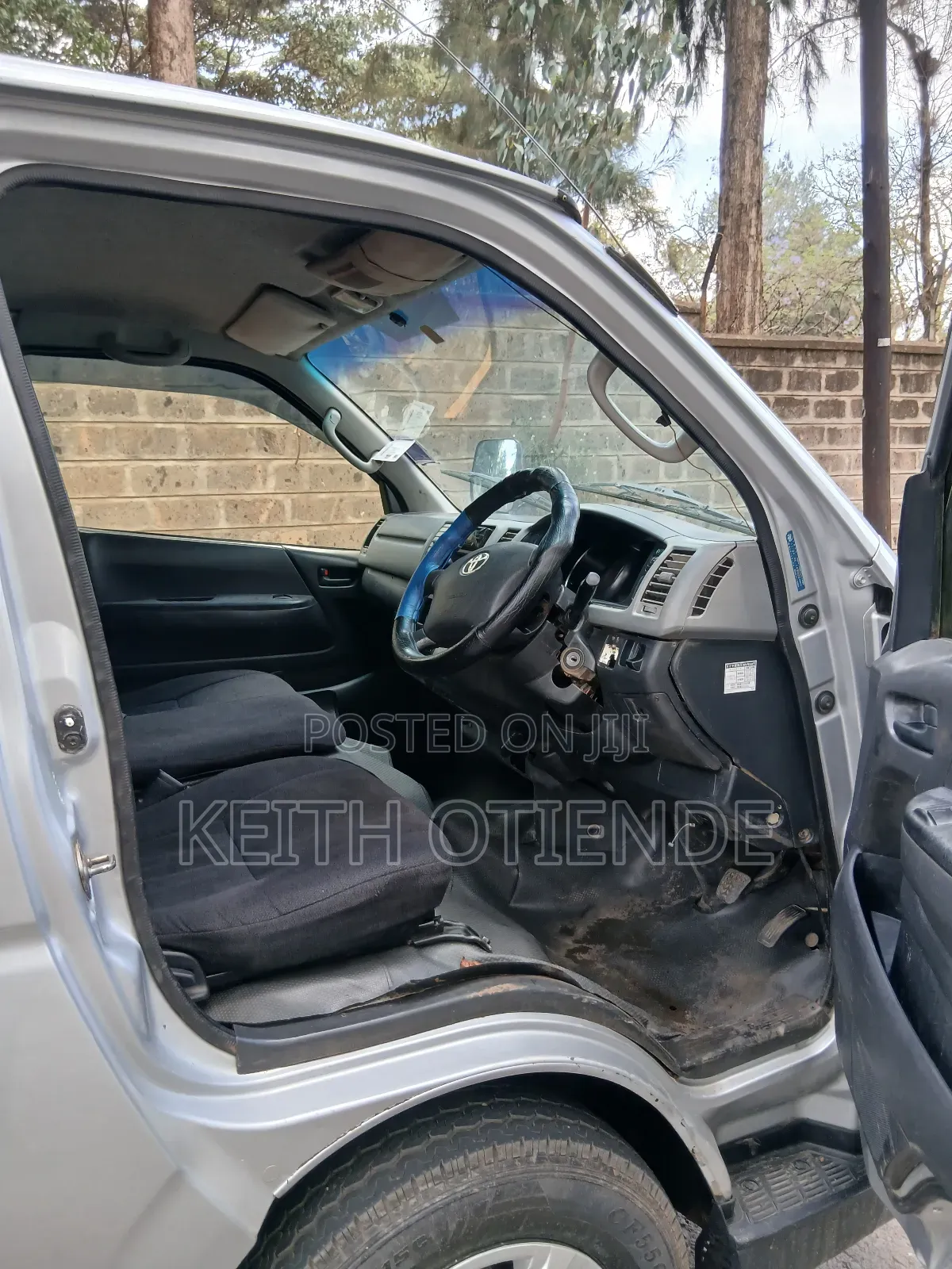 Toyota HiAce 2012 Silver