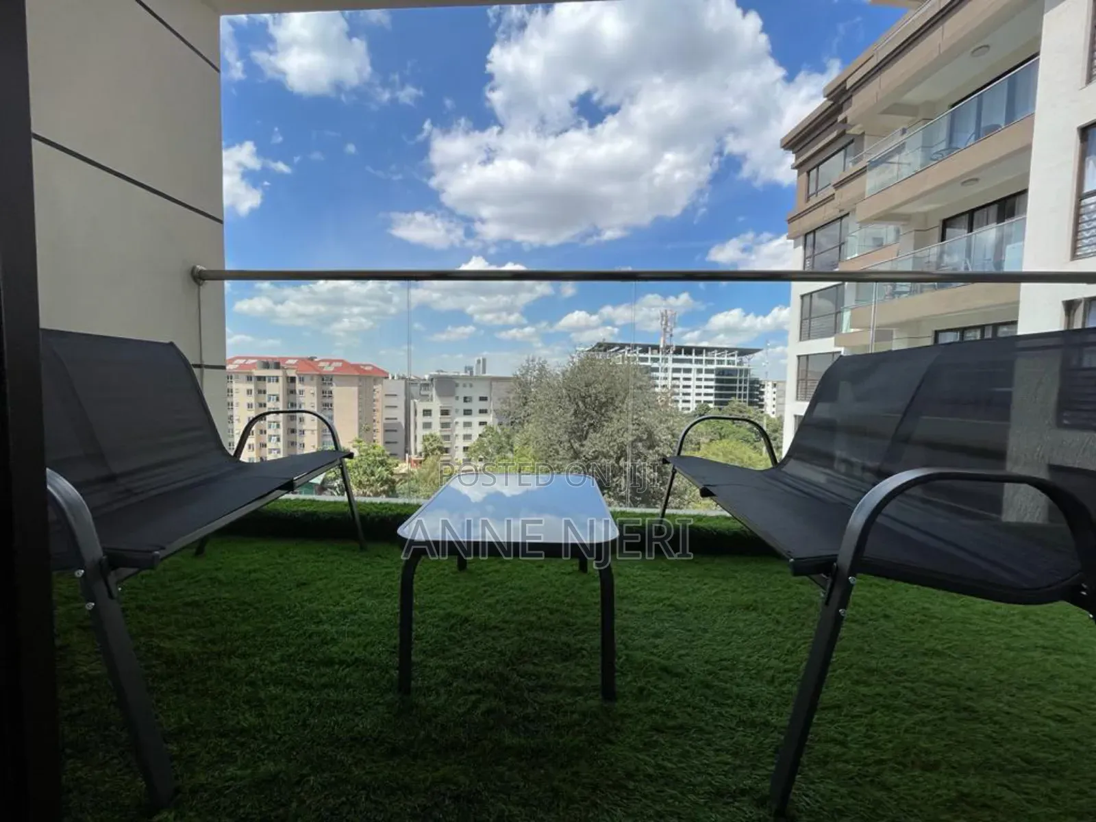 Amazing 2bdrm Apartment Located in Riverside at Per Day