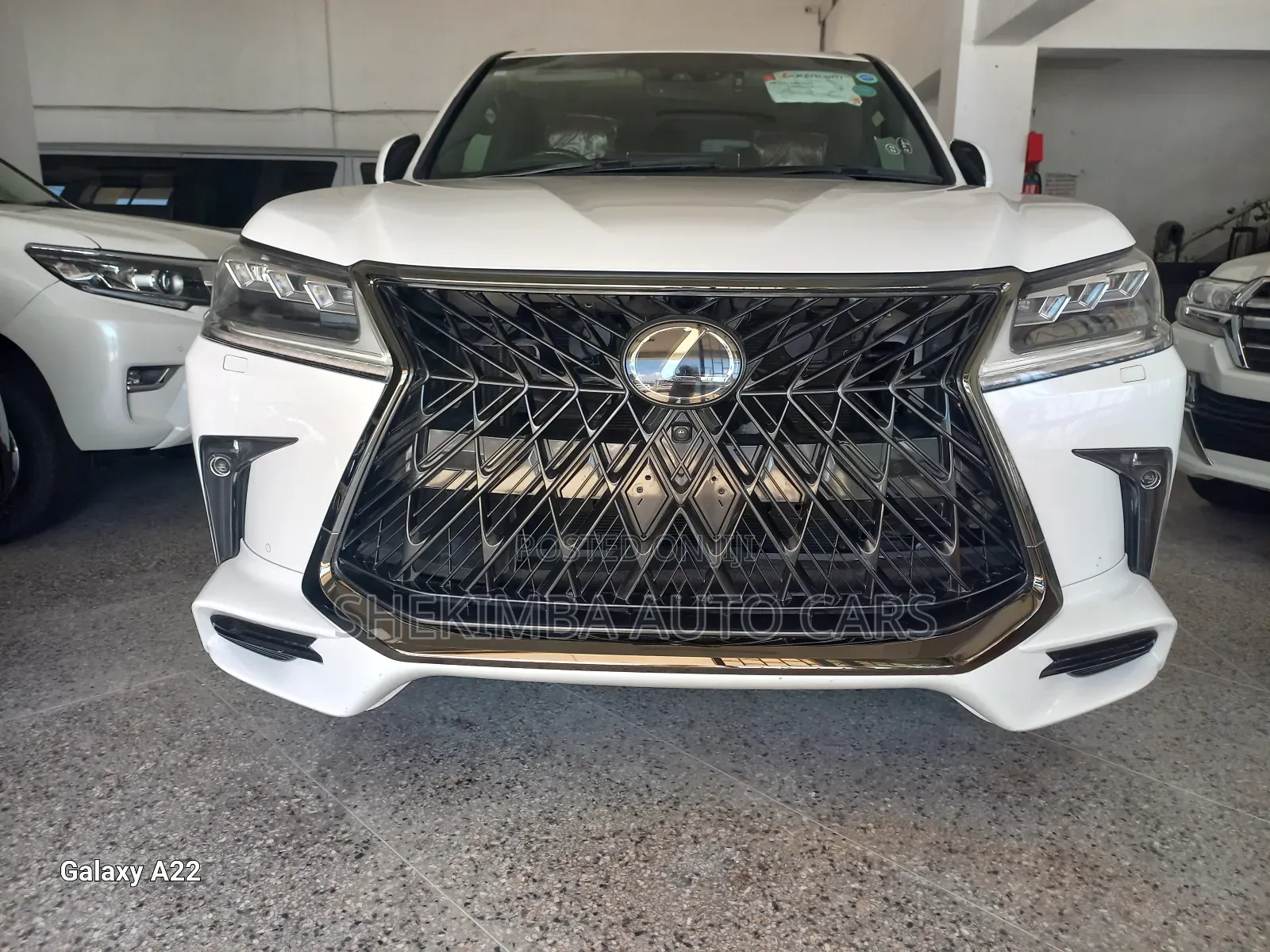 Lexus LX 570 AWD 2020 White
