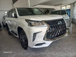 Lexus LX 570 AWD 2020 White