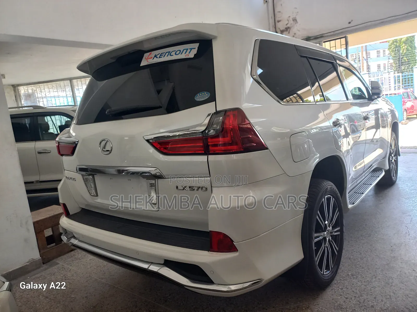 Lexus LX 570 AWD 2020 White