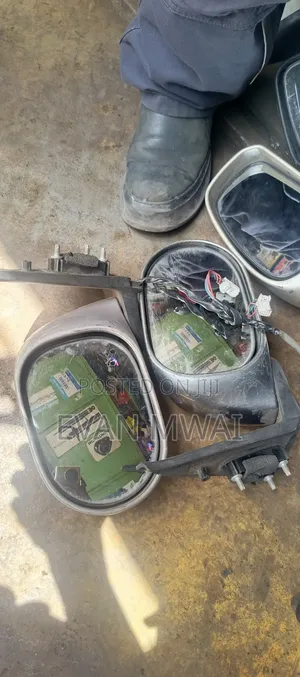 Oldmodel Nissan March Side-Mirrors