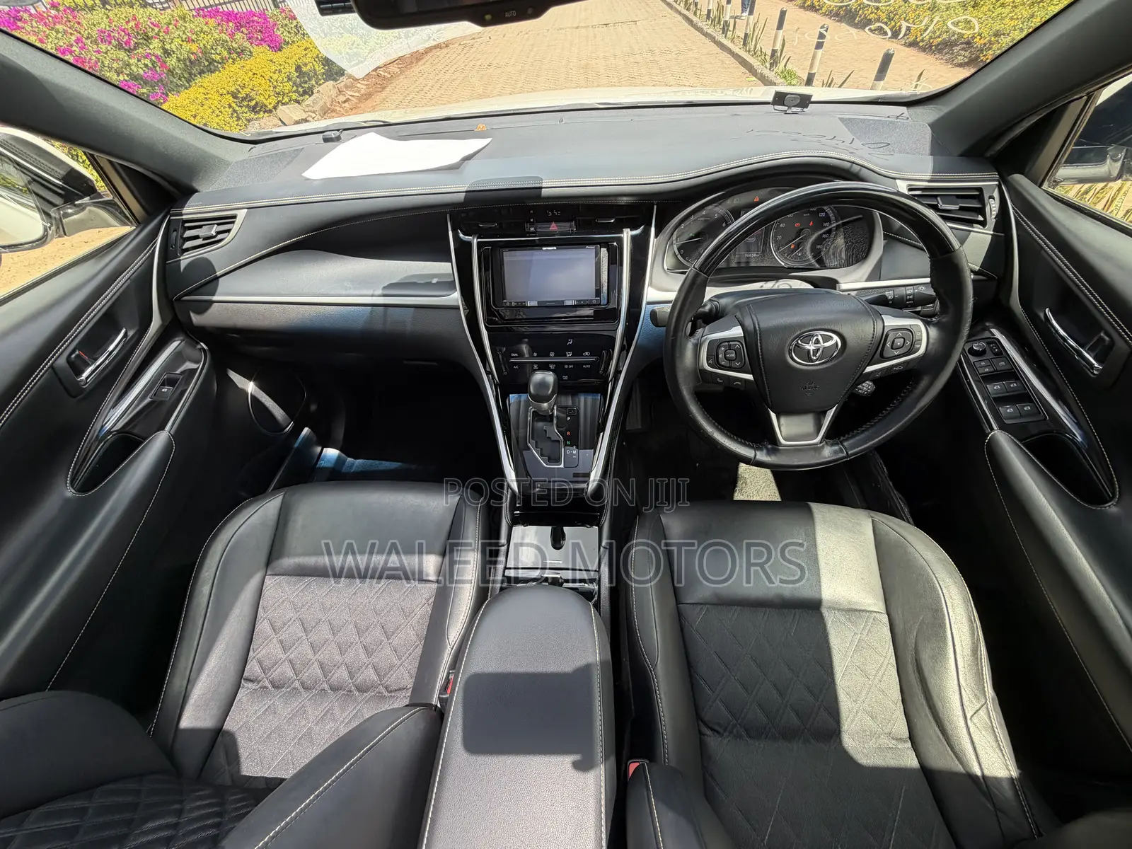 Toyota Harrier 2.0 2018 Pearl