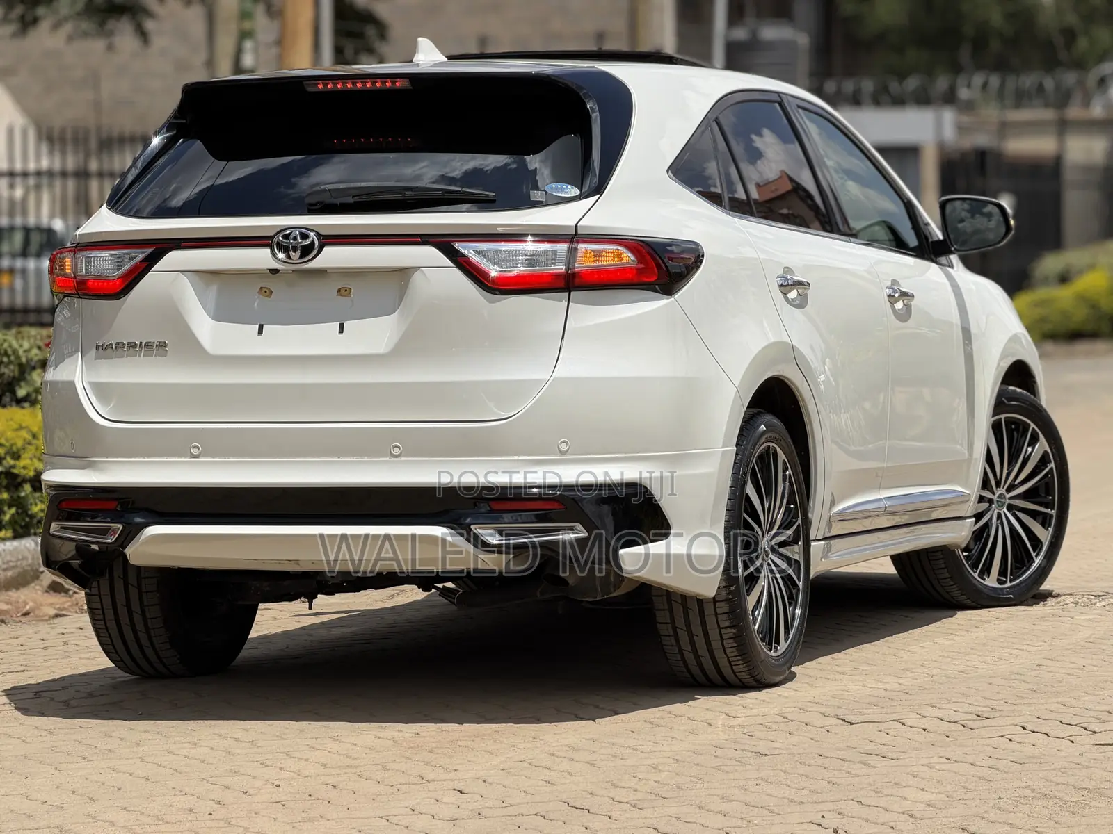 Toyota Harrier 2.0 2018 Pearl