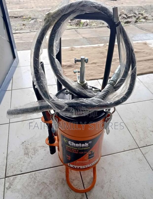 Chetak Bucket Grease Pump 10kg - main view