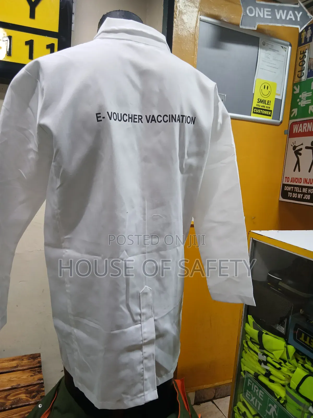Pockets 3 Nurses Coats in White Branded