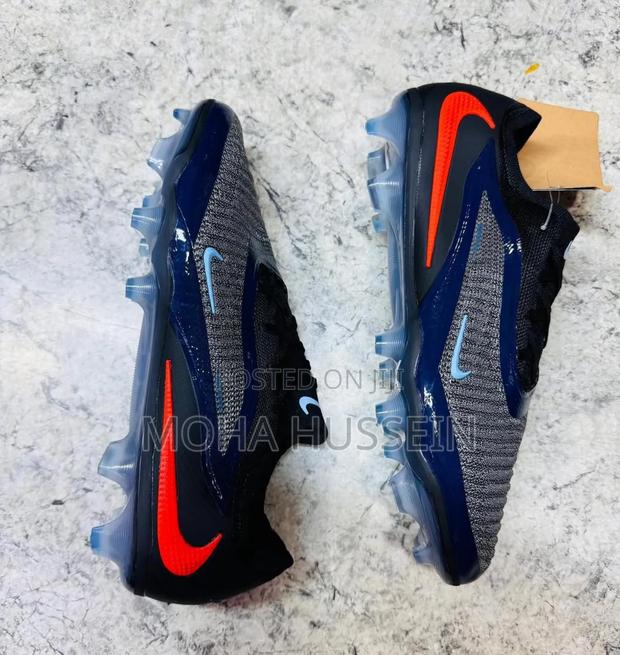 Football Boots Phantom 6 Elite