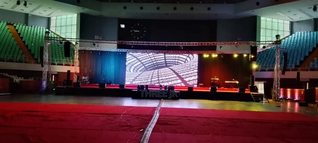 Stage Boards for Hire Available in Large Events - thumbnail 2