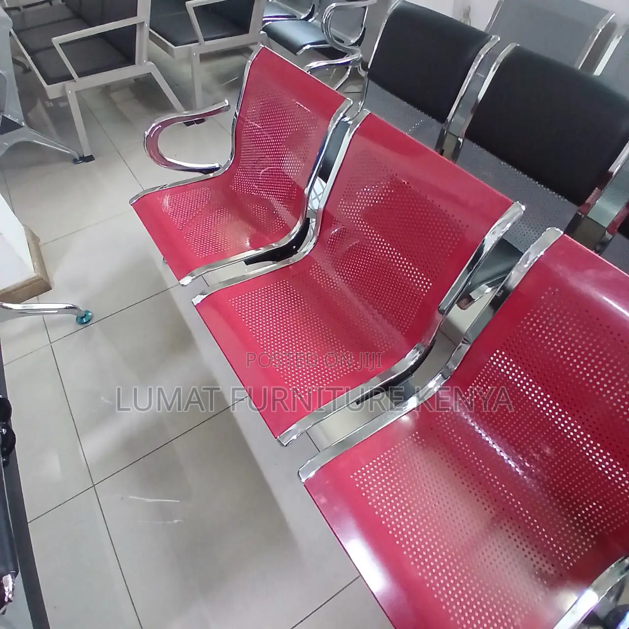 Strong Metallic Frame, Comfortable Seat