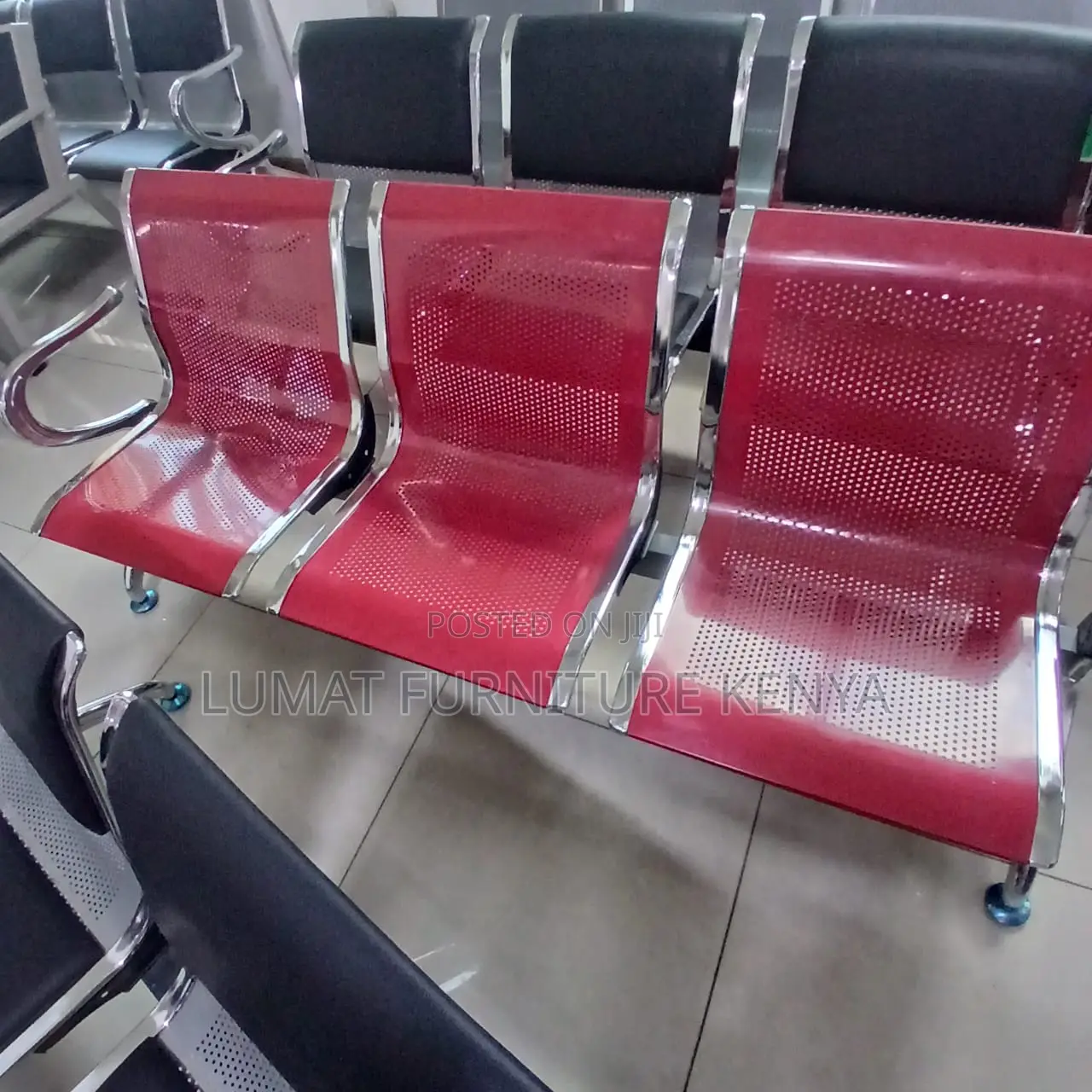 Strong Metallic Frame, Comfortable Seat