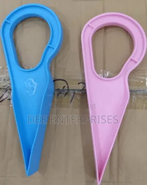 Plastic Bed Spread Tool (Mattress Lifter)