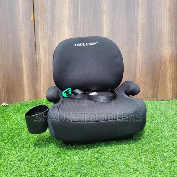 Lightweight Booster Carseat With Cup Holder