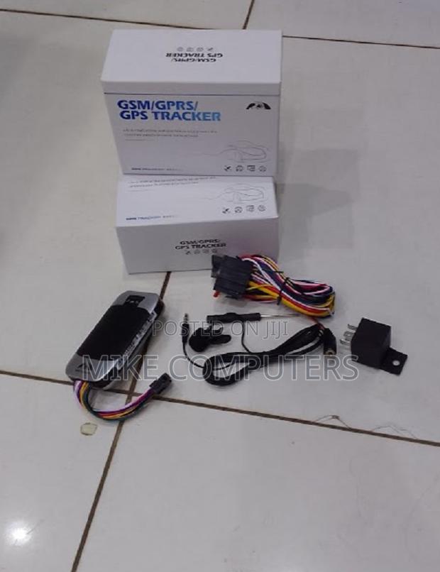 Tracker *Real-Time Location Tracking* - main view