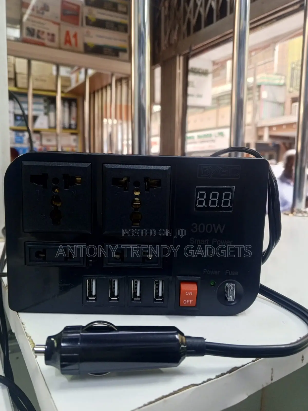 High Power Bygd 12v Dc To 220v Ac Car Inverter With Display