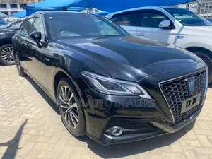 Toyota Crown 2018 Black