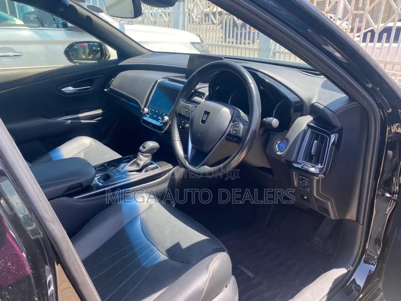 Toyota Crown 2018 Black