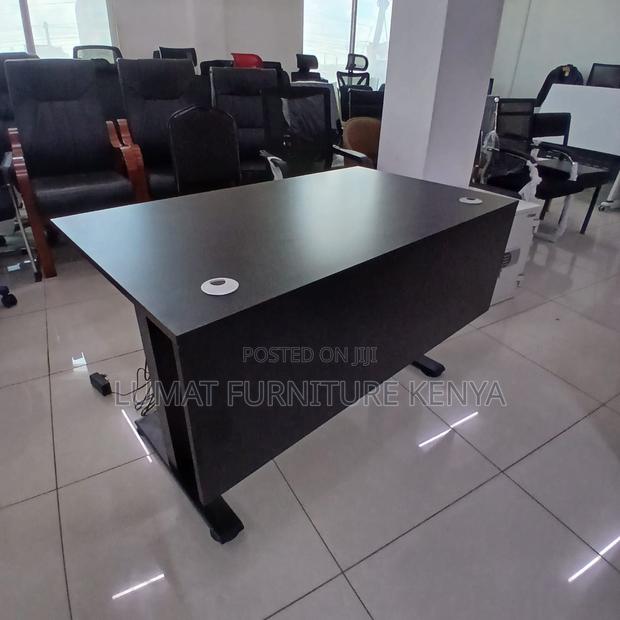 Standard Electric Adjustable Table—Designed for Comfort,