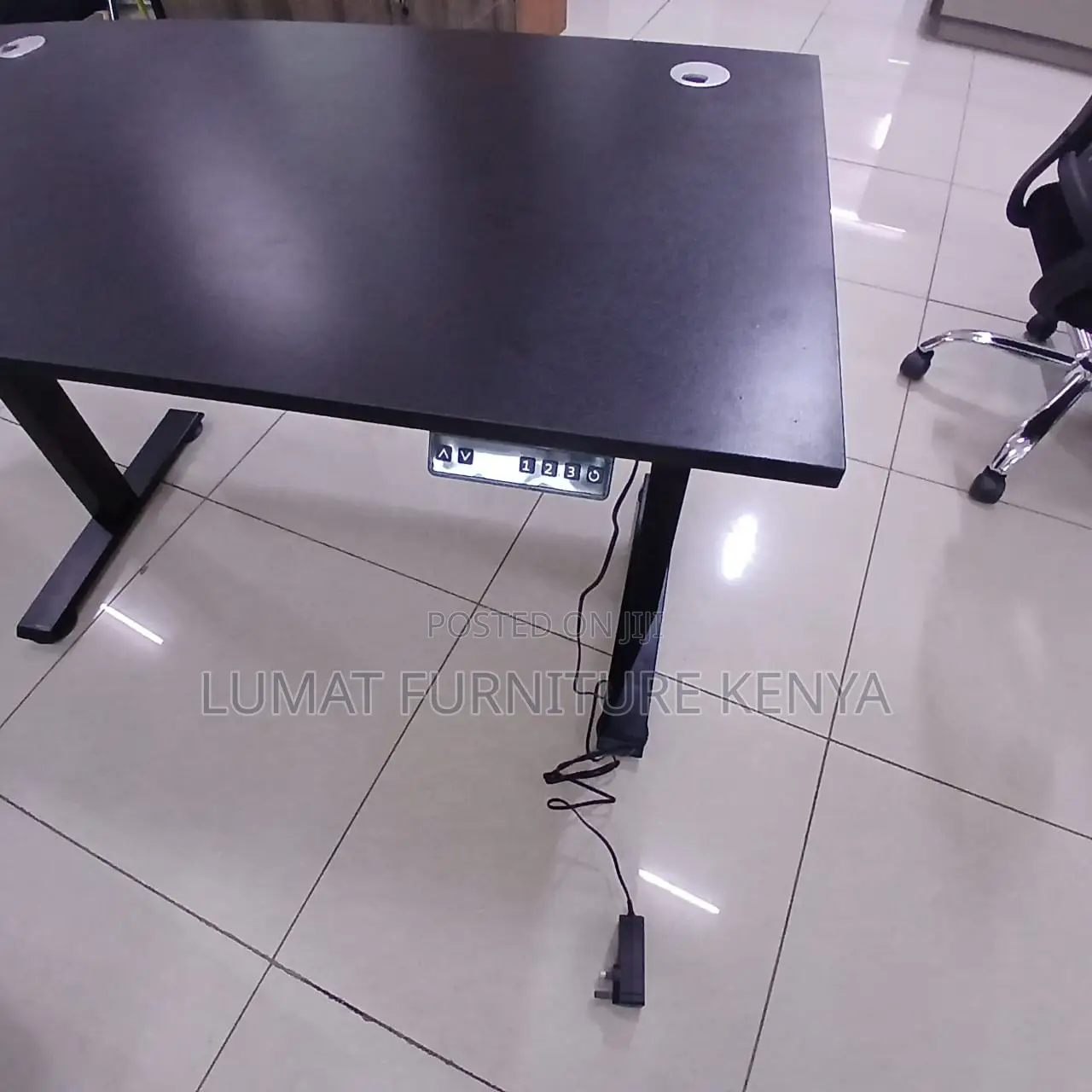 Standard Electric Adjustable Table—Designed for Comfort,