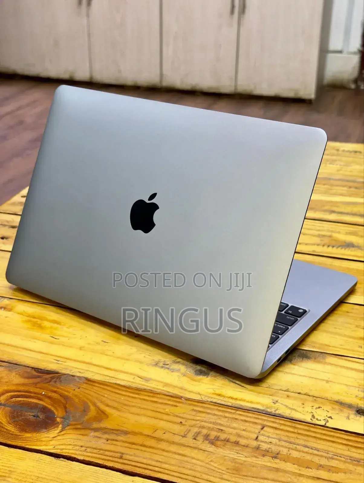 Laptop Apple MacBook Pro 2020 M1 8GB Apple M1 SSD 256GB