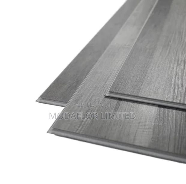 Waterproof SPC Flooring – Stylish Wood Grain Finish