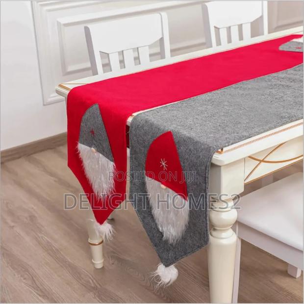 Christmas Table Runner_cu - main view