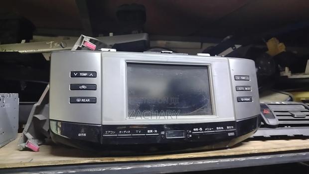 Toyota Crown Ac Control and Radio Ex Japan