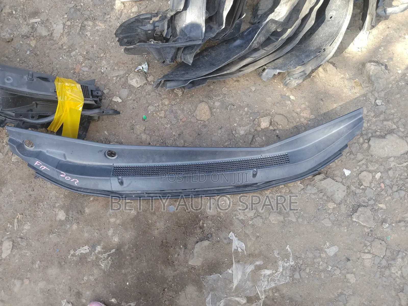 Honda Fit 2012 Wiper Panel