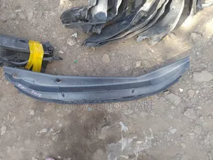 Honda Fit 2012 Wiper Panel