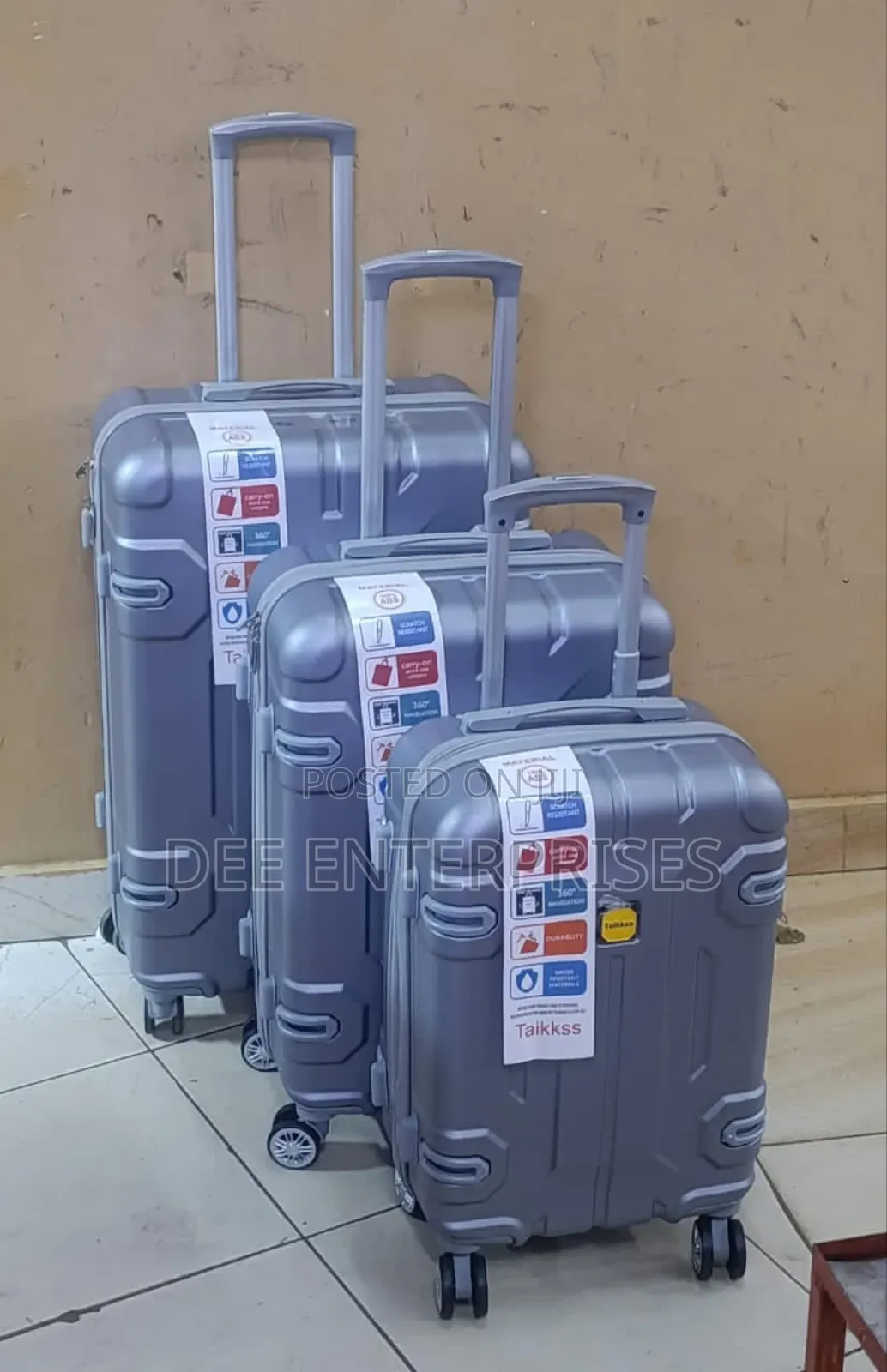 Size 4 ,3 in 1 Fibre Suitcase